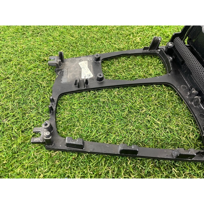 Декоративная накладка центральной консоли (салон) BMW 7-series F02 2011 4.4 N63 51169179845