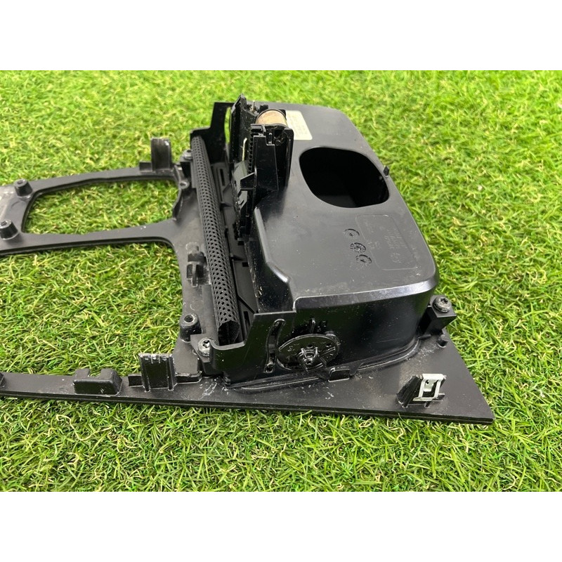 Декоративная накладка центральной консоли (салон) BMW 7-series F02 2011 4.4 N63 51169179845