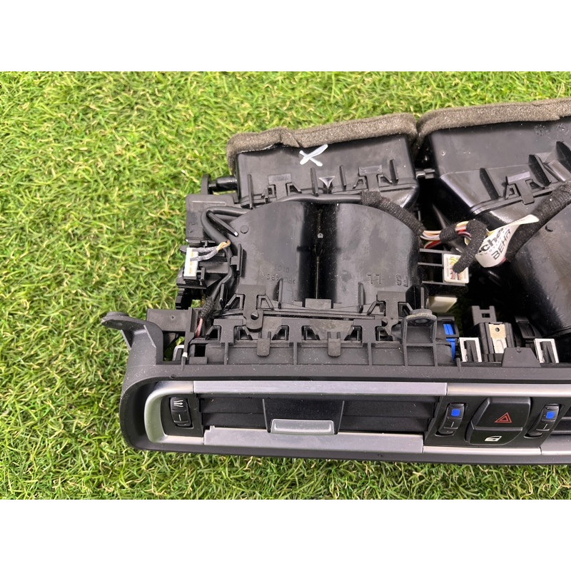 Центральный дефлектор салона (салон) BMW 7-series F02 2011 4.4 N63 64229115859