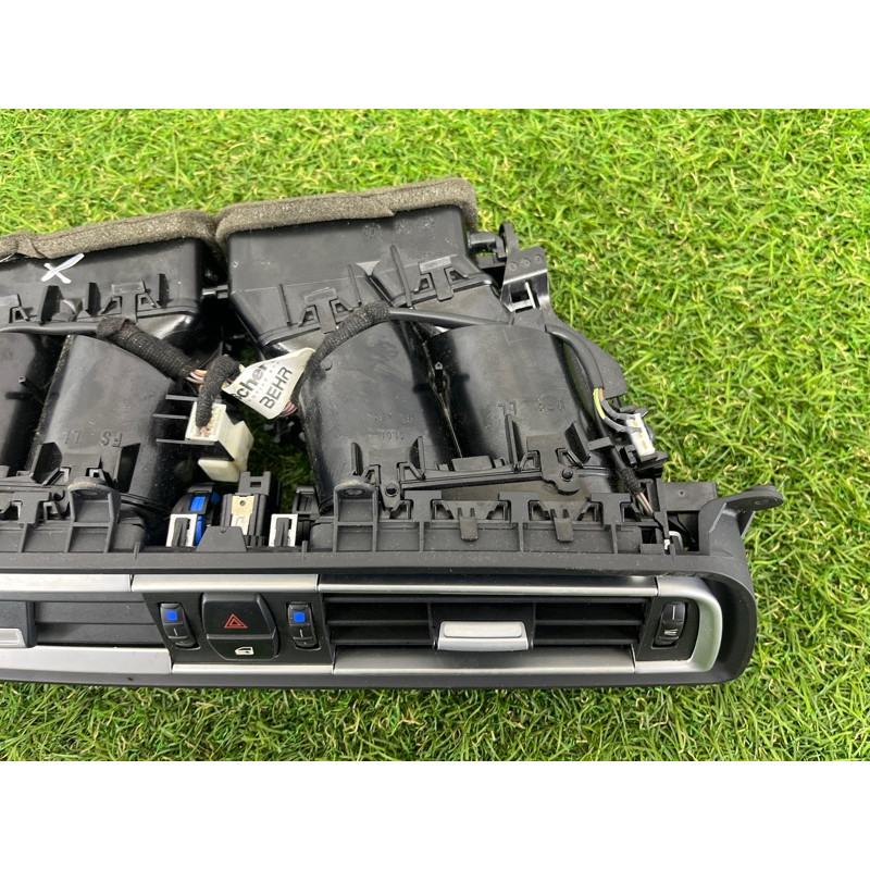 Центральный дефлектор салона (салон) BMW 7-series F02 2011 4.4 N63 64229115859