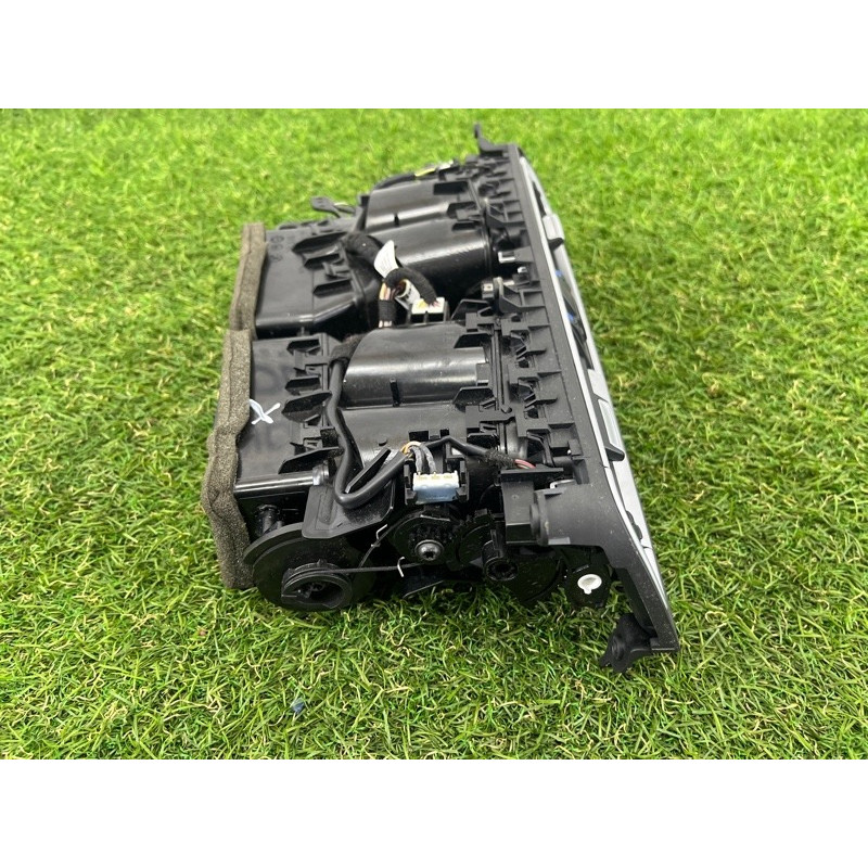 Центральный дефлектор салона (салон) BMW 7-series F02 2011 4.4 N63 64229115859