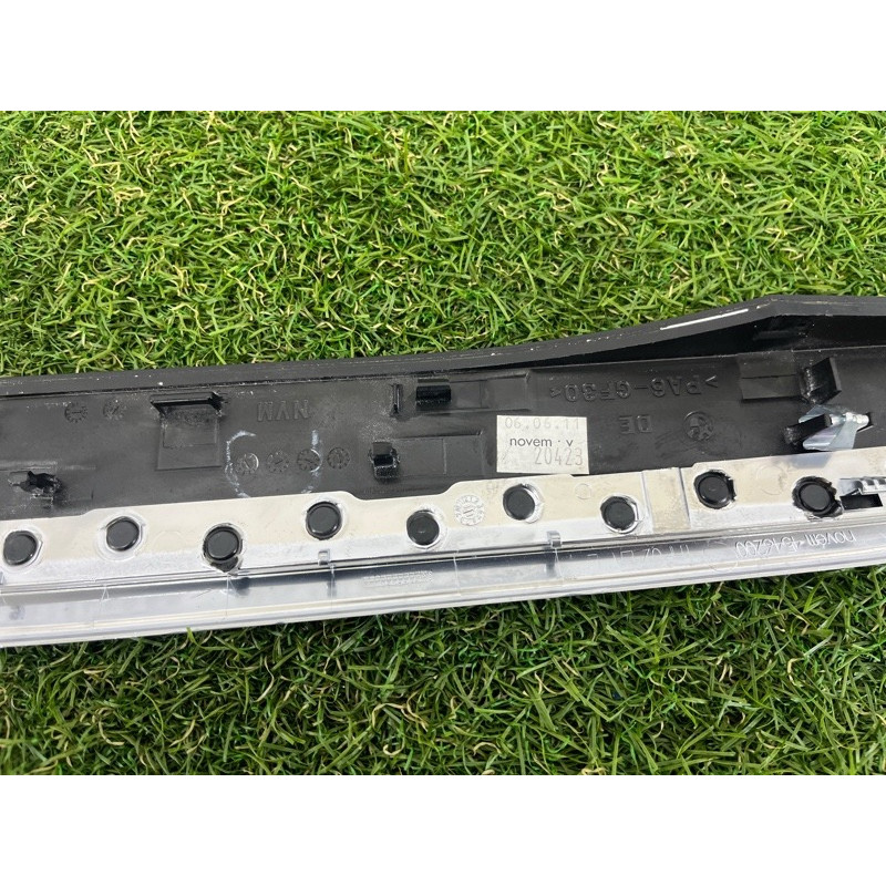 Декоративная накладка карты двери (салон) BMW 7-series F02 2011 4.4 N63 51419115533