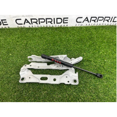 Петля капота