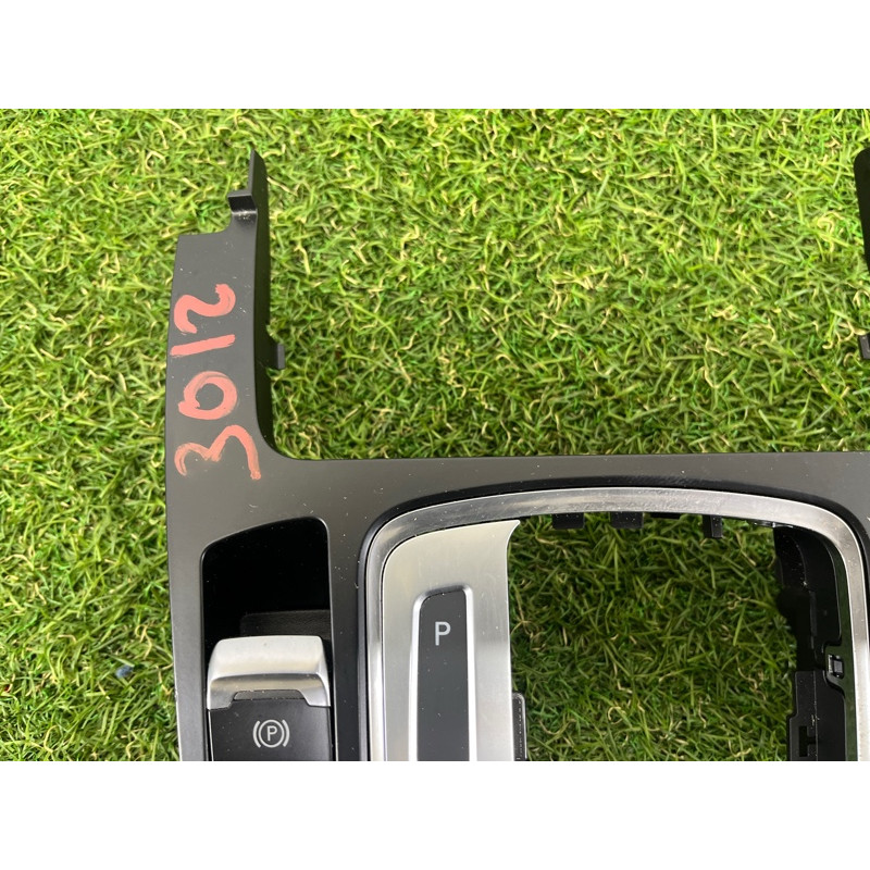 Панель управления мультимедиа (электрика / блок управления) AUDI Q5 8R 2012 3.2 CALB 8T0919609GWFX