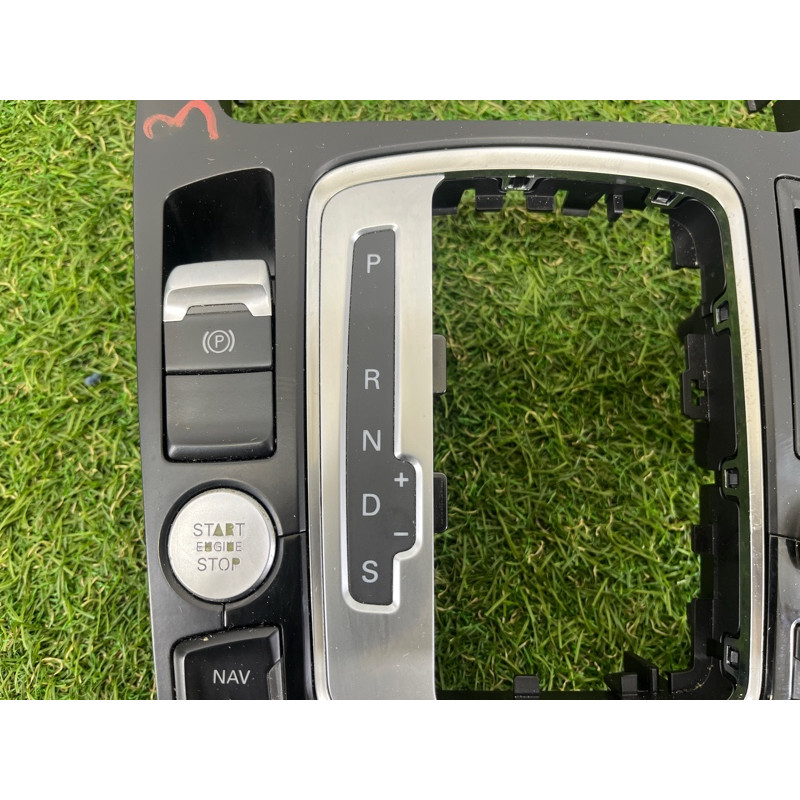 Панель управления мультимедиа (электрика / блок управления) AUDI Q5 8R 2012 3.2 CALB 8T0919609GWFX