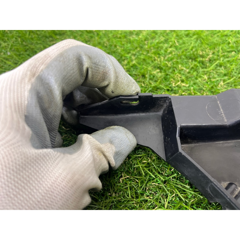 Крепление бампера (кузов и элементы) BMW 7-series F02 2011 4.4 N63 51127183886