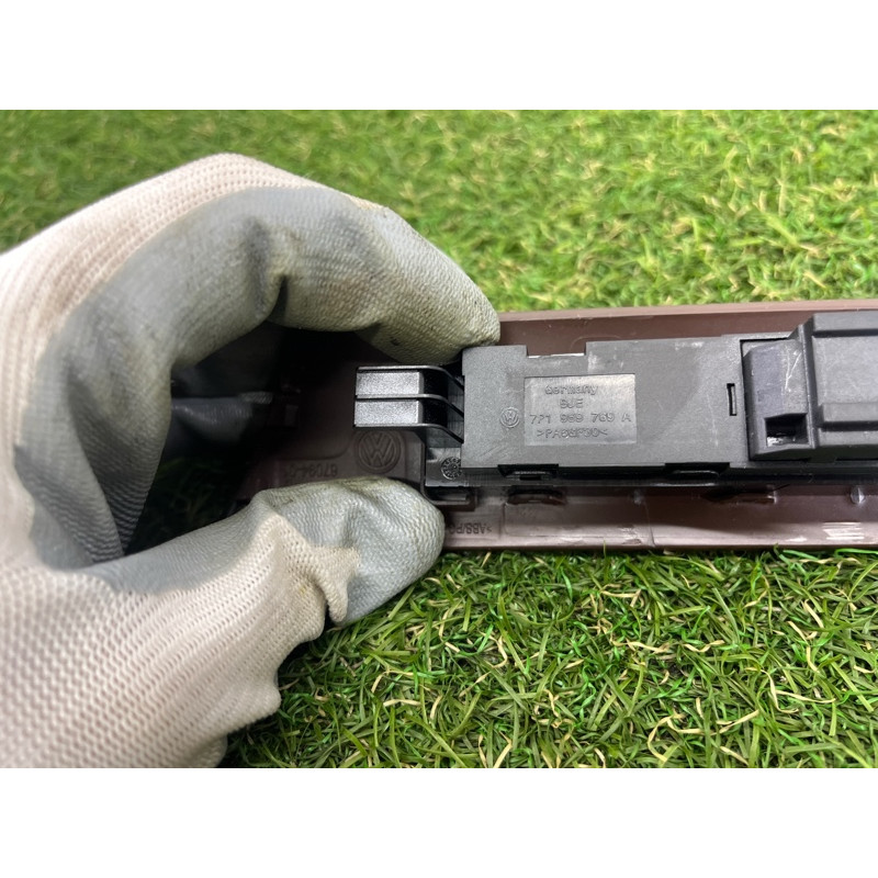 Кнопка памяти сидения (электрика / кнопки) Volkswagen Touareg NF 2011 3.0 TDI 7P1959769A