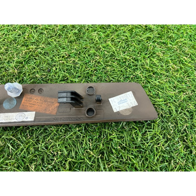 Декоративная накладка карты двери (салон) Volkswagen Touareg NF 2013 3.6 7P6867440LME1