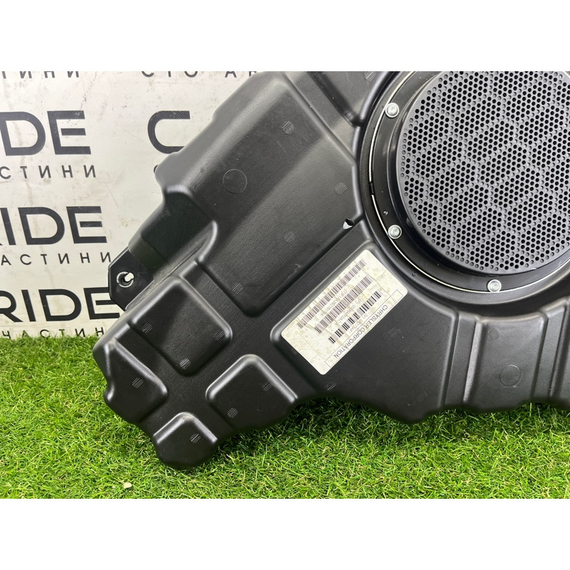 Сабвуфер (электрика) Jeep Grand Cherokee WK2 2017 5064610AC