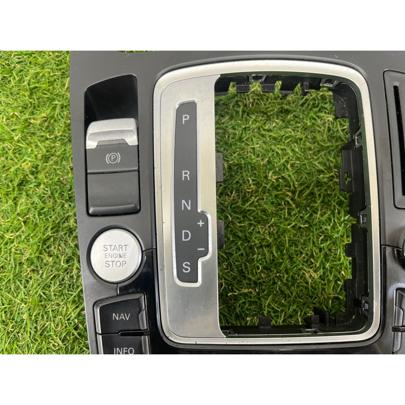 Накладка центральной консоли (салон) AUDI A4 B8 2012 2.0 CAEB 8T0919609GWFX