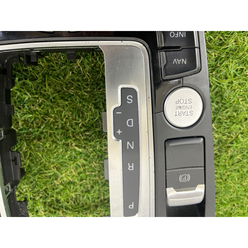 Накладка центральной консоли (салон) AUDI A4 B8 2012 2.0 CAEB 8T0919609GWFX