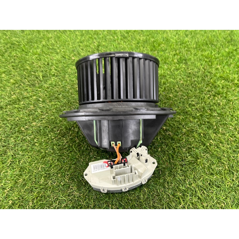 Мотор пічки (обігрів та кондиціювання.) BMW 3-series E93 2008 3.0 N54 64119227670