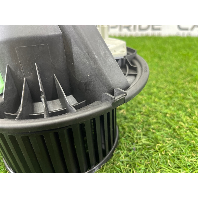 Мотор пічки (обігрів та кондиціювання.) BMW 3-series E93 2008 3.0 N54 64119227670