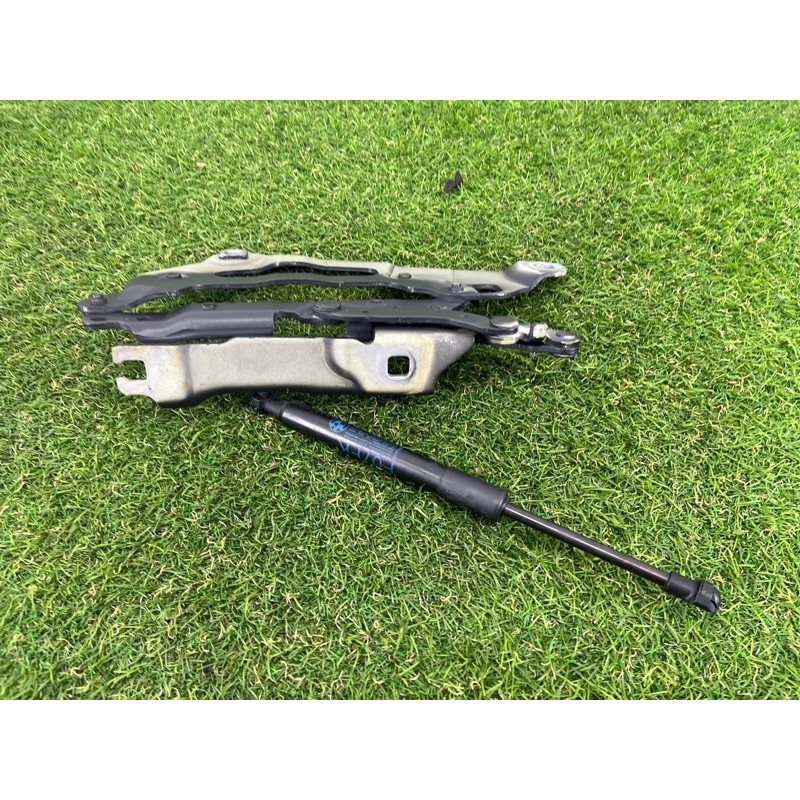 Петля капота (кузов и элементы) BMW 5-series Gran Turismo F07 2011 3.0 N55B30 41617229636