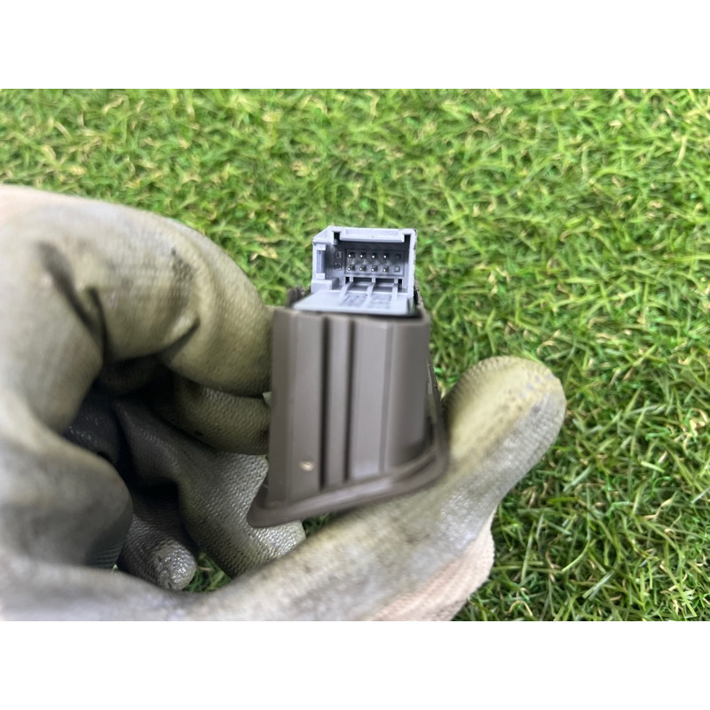 Кнопка памяти сидения (электрика / кнопки) AUDI Q5 8R 2012 3.2 CALB 8R0959769V10