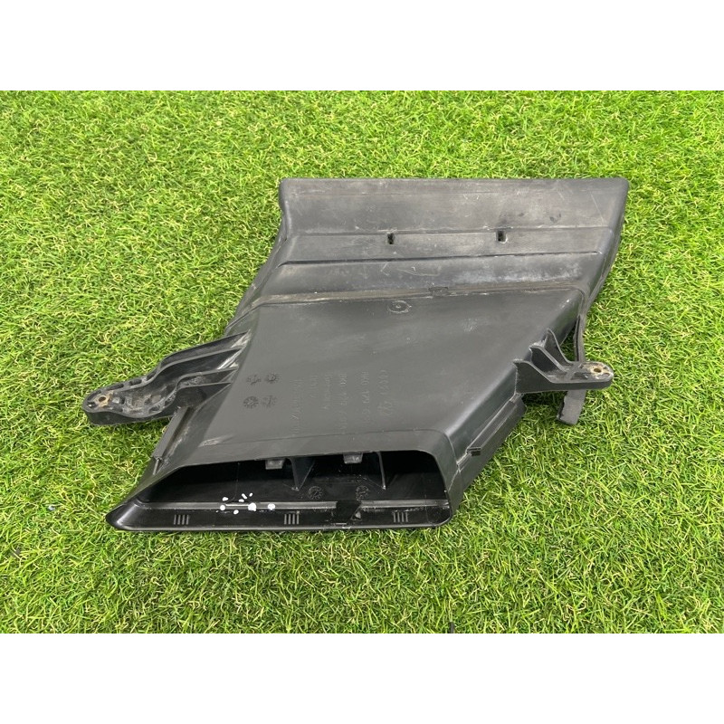 Воздухозаборник (впускная система) AUDI A4 B8 2012 2.0 CAEB 8K0129617