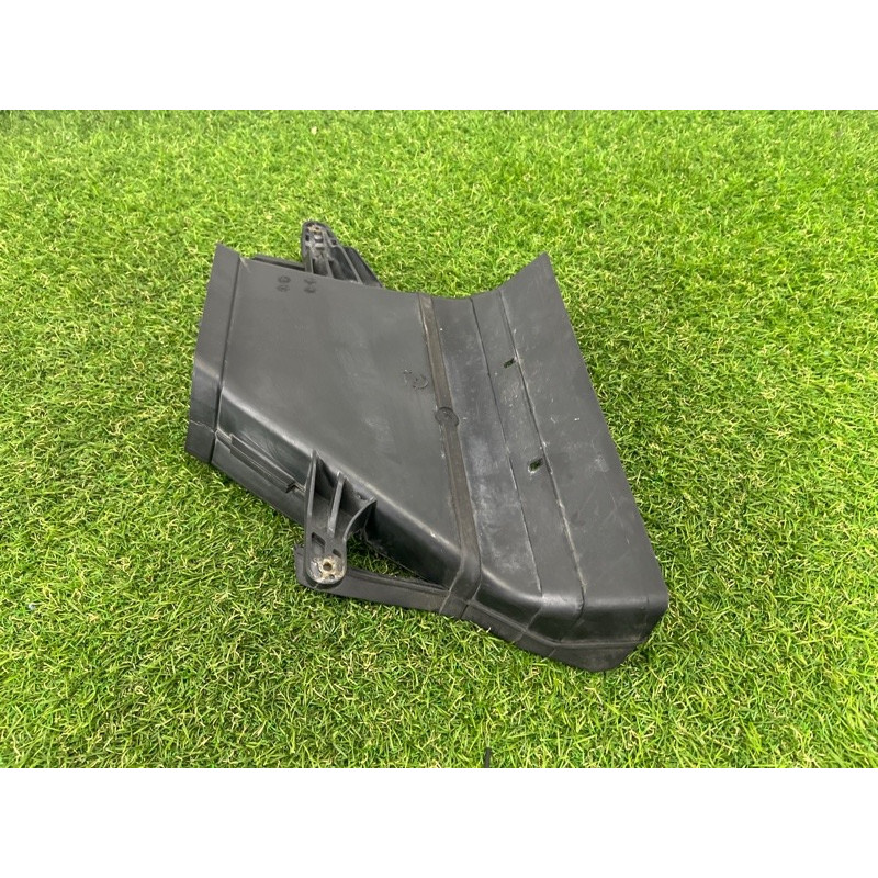 Воздухозаборник (впускная система) AUDI A4 B8 2012 2.0 CAEB 8K0129617