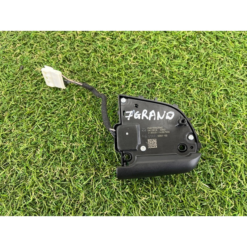 Кнопки руля (электрика / кнопки) Jeep Grand Cherokee WK2 2014 3.0 Diesel EXF 68159639AC