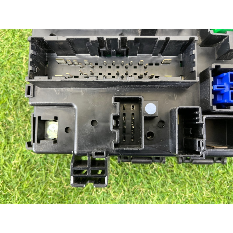 Блок предохранителей (электрика) Jeep Grand Cherokee WK2 2017 68251626AC