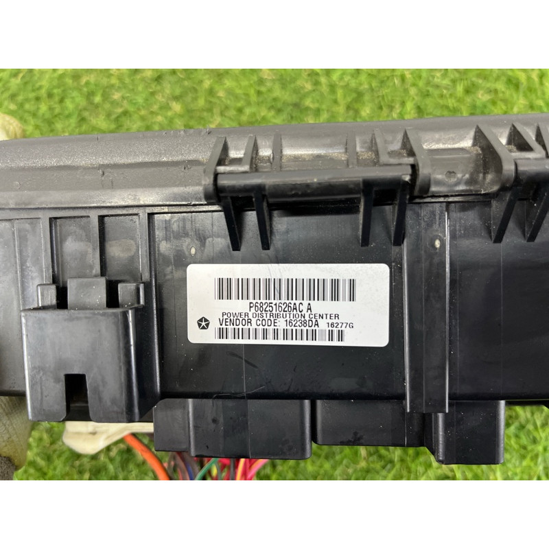 Блок предохранителей (электрика) Jeep Grand Cherokee WK2 2017 68251626AC