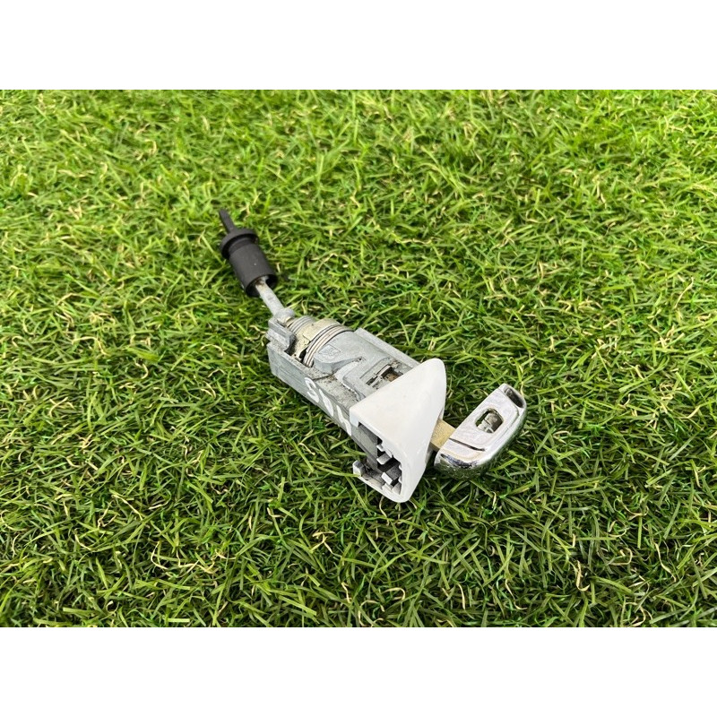 Личинка замка двери с ключом (кузов и элементы) AUDI Q5 8R 2012 3.2 CALB 107837167BH