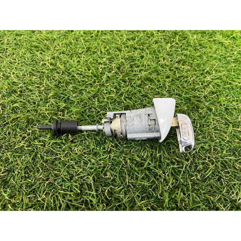 Личинка замка двери с ключом (кузов и элементы) AUDI Q5 8R 2012 3.2 CALB 107837167BH