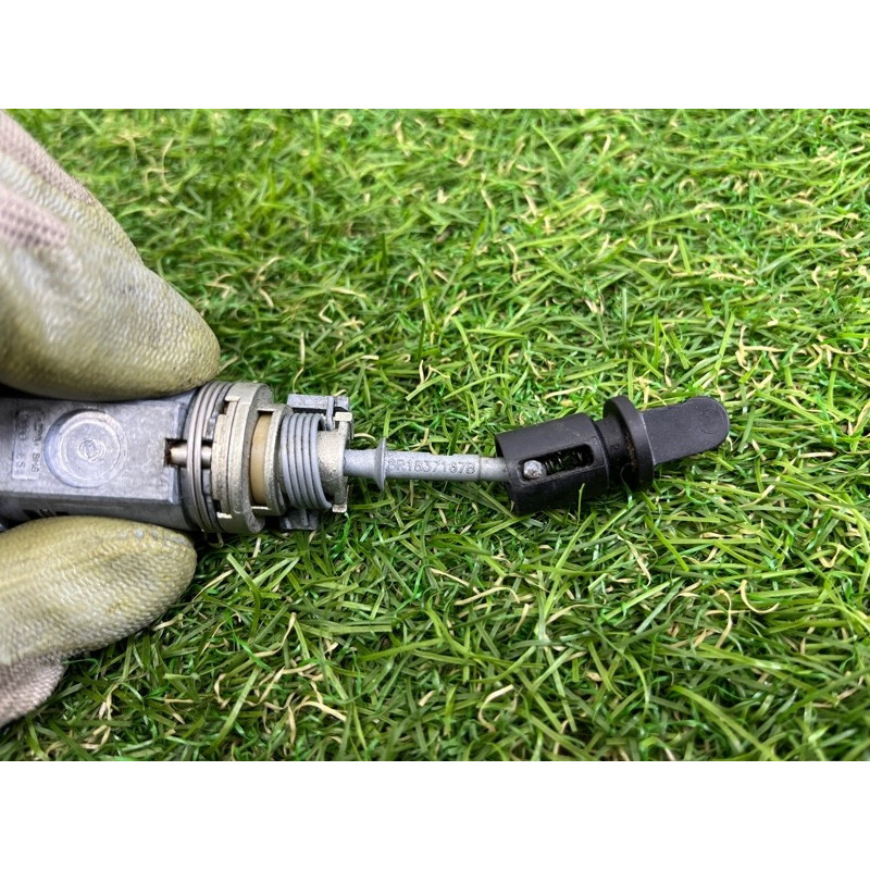 Личинка замка двери с ключом (кузов и элементы) AUDI Q5 8R 2012 3.2 CALB 107837167BH