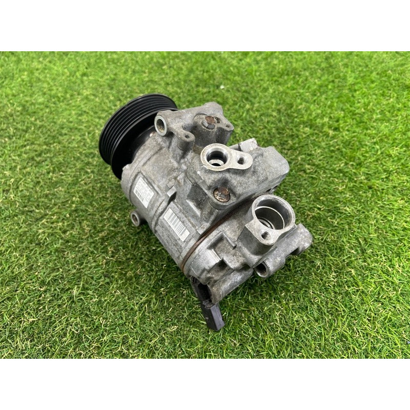 Компрессор кондиционера (отопление и кондиционирование) AUDI A4 B8 2012 2.0 CAEB 8K0260805L