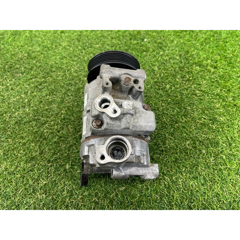 Компрессор кондиционера (отопление и кондиционирование) AUDI A4 B8 2012 2.0 CAEB 8K0260805L