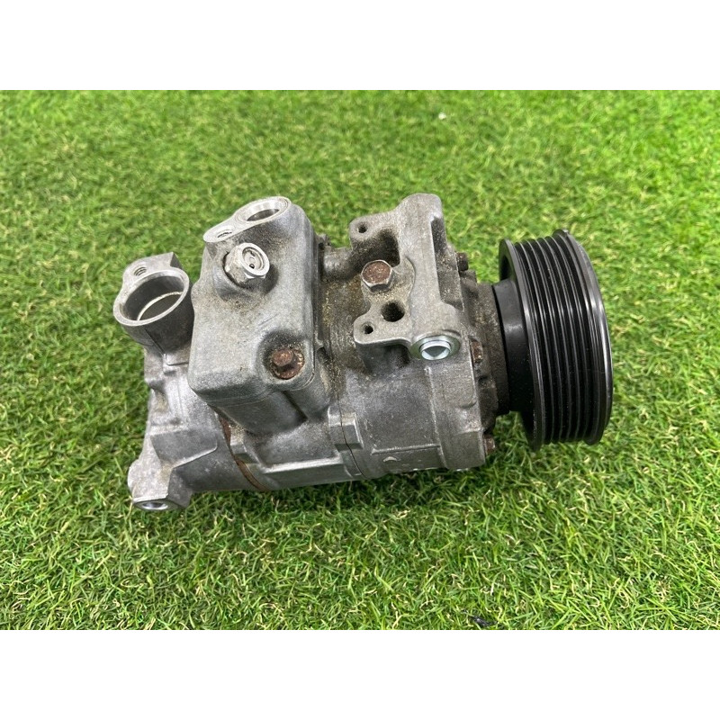 Компрессор кондиционера (отопление и кондиционирование) AUDI A4 B8 2012 2.0 CAEB 8K0260805L