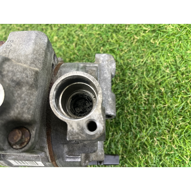 Компрессор кондиционера (отопление и кондиционирование) AUDI A4 B8 2012 2.0 CAEB 8K0260805L