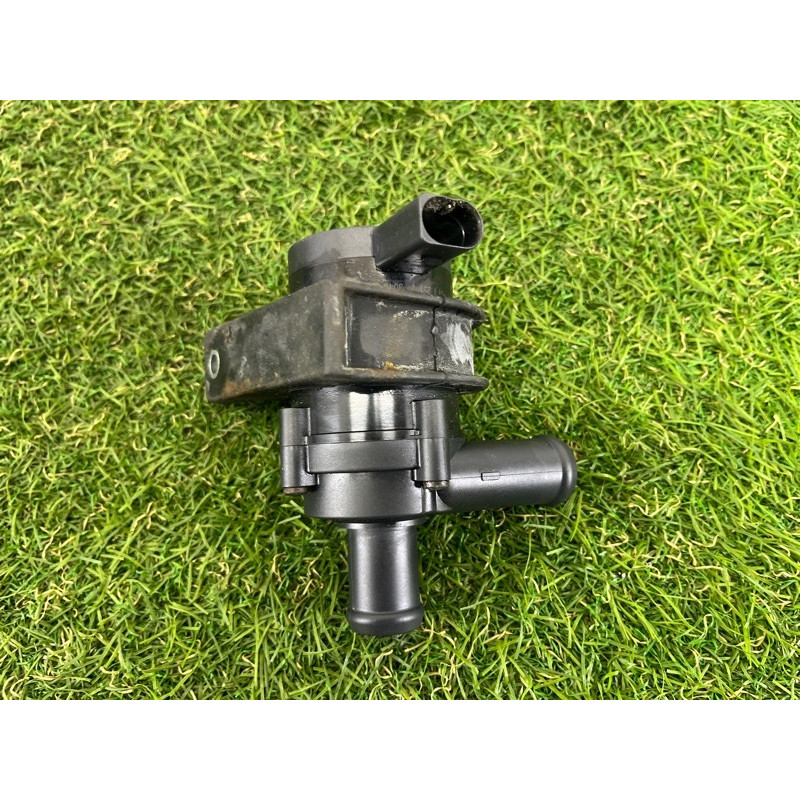 Помпа электрическая (электрика) AUDI A4 B8 2012 2.0 CAEB 06H965561