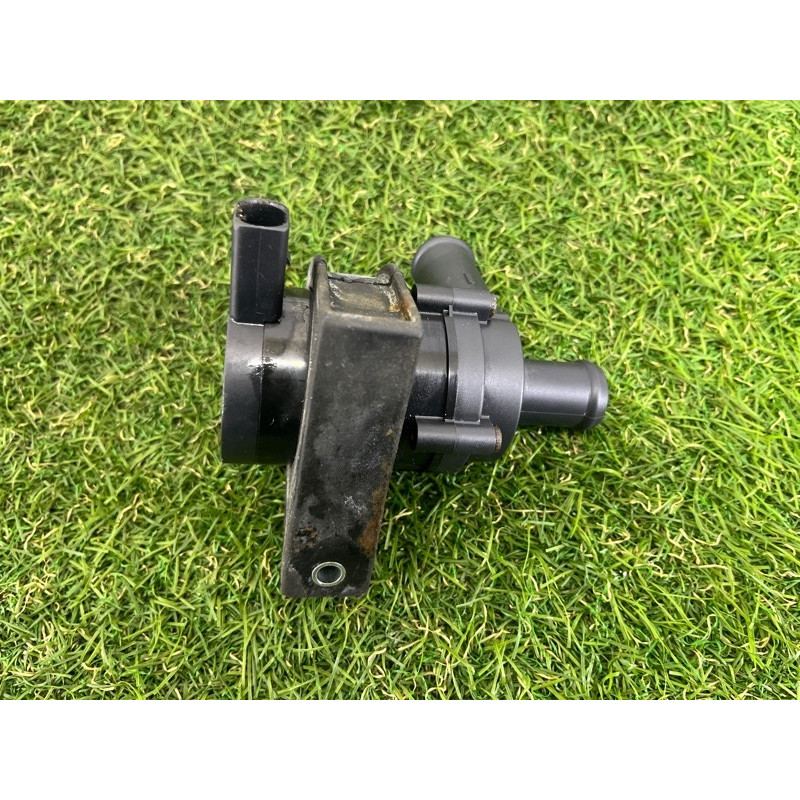 Помпа электрическая (электрика) AUDI A4 B8 2012 2.0 CAEB 06H965561