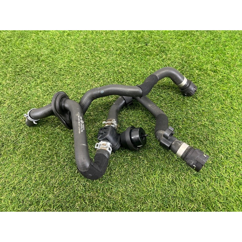 Патрубок (система охлаждения) AUDI A4 B8 2012 2.0 CAEB 8K1819371AB