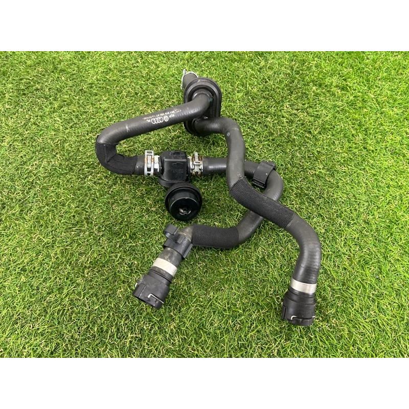 Патрубок (система охлаждения) AUDI A4 B8 2012 2.0 CAEB 8K1819371AB