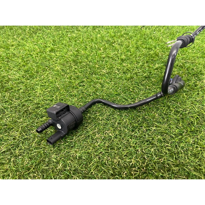 Клапан вентиляции топливного бака (топливная система) AUDI A4 B8 2012 2.0 CAEB 06H133781CB