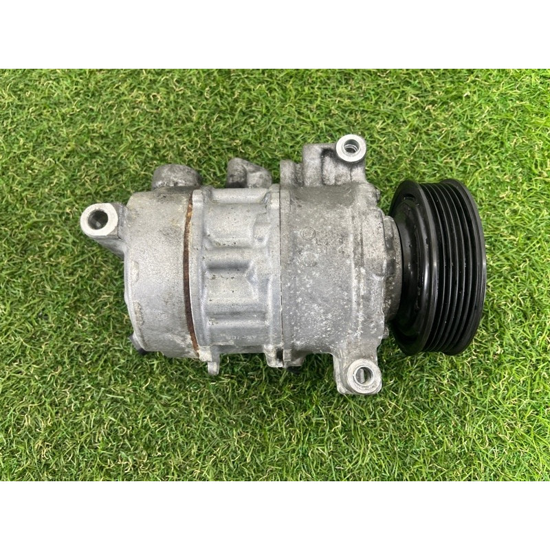 Компрессор кондиционера (отопление и кондиционирование) AUDI A4 B9 2017 2.0 DBPA 4M0820803