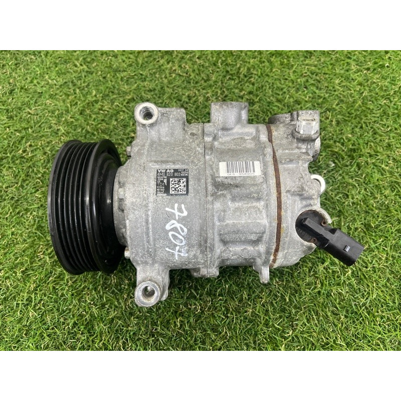 Компрессор кондиционера (отопление и кондиционирование) AUDI A4 B9 2017 2.0 DBPA 4M0820803