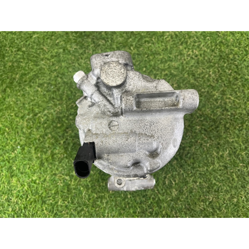 Компрессор кондиционера (отопление и кондиционирование) AUDI A4 B9 2017 2.0 DBPA 4M0820803