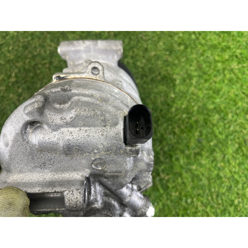 Компрессор кондиционера (отопление и кондиционирование) AUDI A4 B9 2017 2.0 DBPA 4M0820803