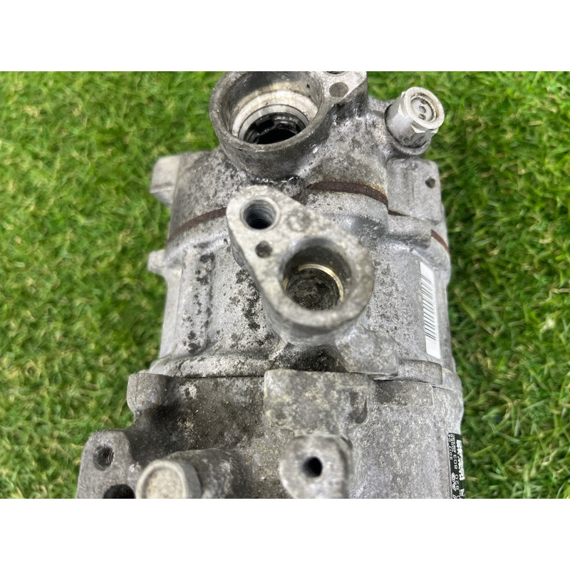 Компрессор кондиционера (отопление и кондиционирование) AUDI A4 B9 2017 2.0 DBPA 4M0820803