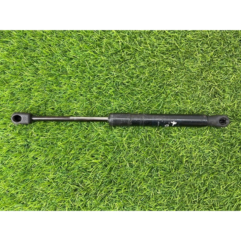 Амортизатор багажника (кузов и элементы) AUDI A4 B6 2003 1.8 BFB 4B5827552G