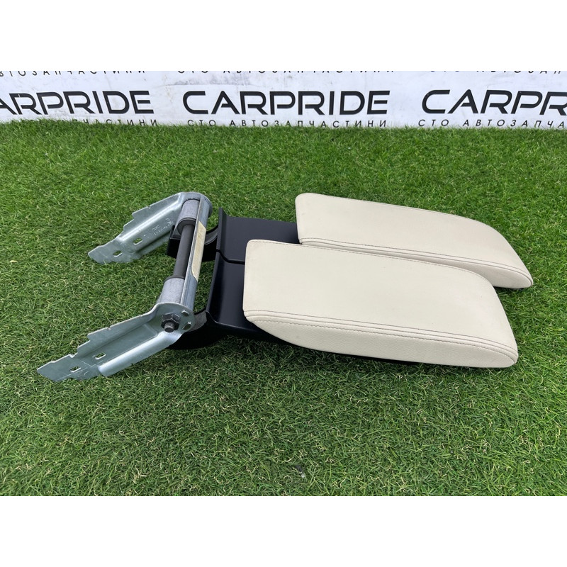 Подлокотник (салон) Volkswagen Touareg NF 2012 3.6 CGRA 7P6864207B86W