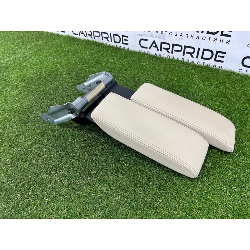 Подлокотник (салон) Volkswagen Touareg NF 2012 3.6 CGRA 7P6864207B86W