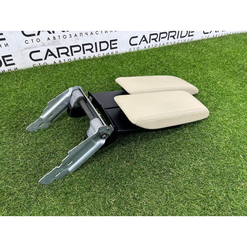 Подлокотник (салон) Volkswagen Touareg NF 2012 3.6 CGRA 7P6864207B86W