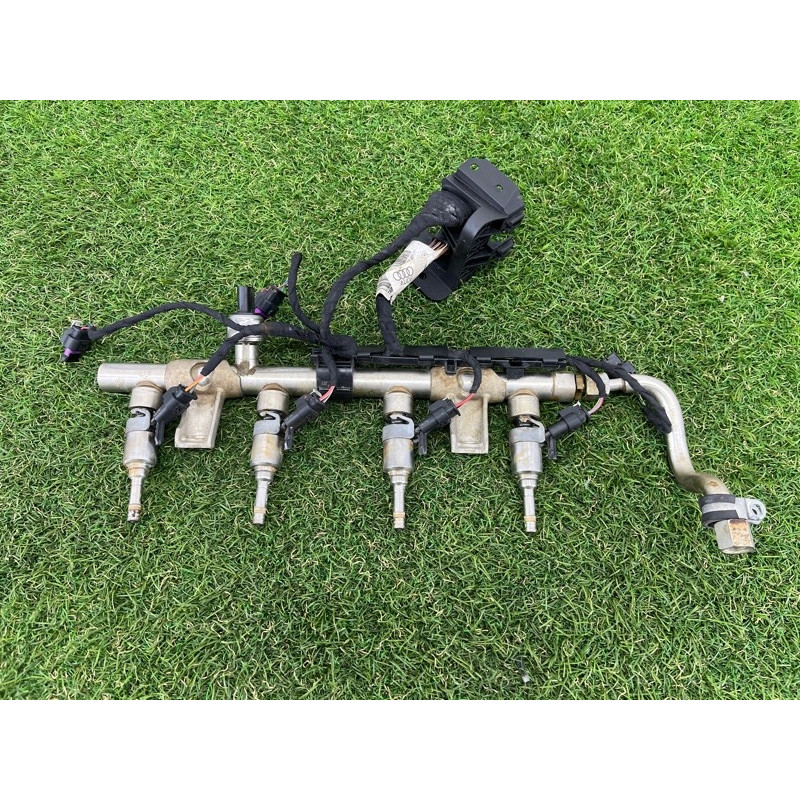 Топливная рампа (топливная система) AUDI A4 B9 2017 2.0 DBPA 06G906036