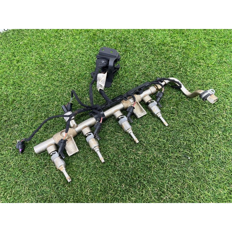 Топливная рампа (топливная система) AUDI A4 B9 2017 2.0 DBPA 06G906036