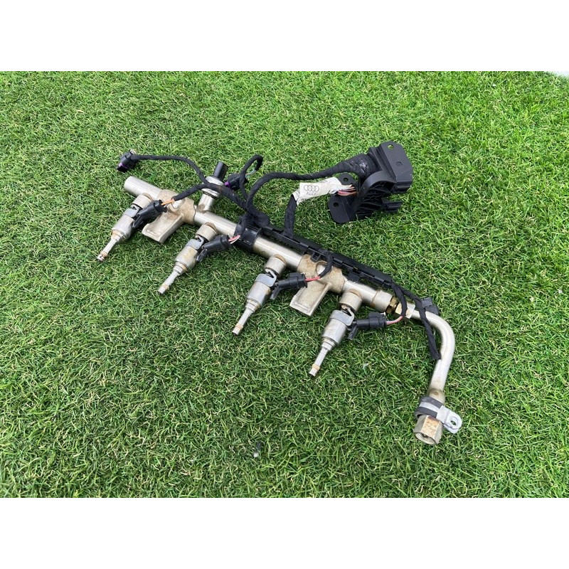 Топливная рампа (топливная система) AUDI A4 B9 2017 2.0 DBPA 06G906036