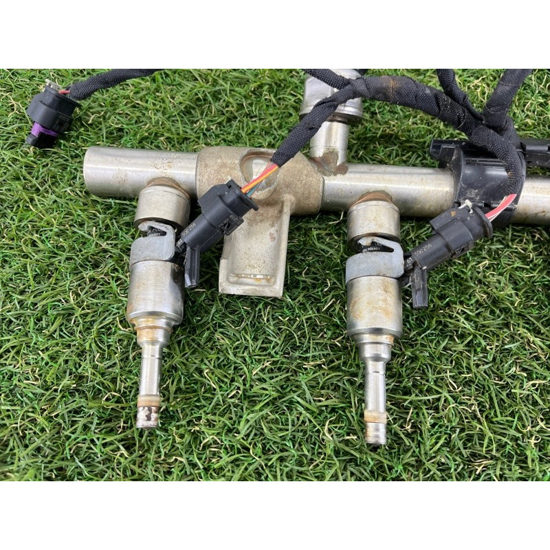 Топливная рампа (топливная система) AUDI A4 B9 2017 2.0 DBPA 06G906036