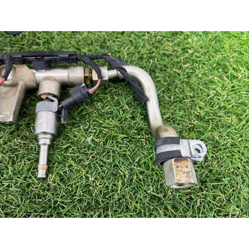 Топливная рампа (топливная система) AUDI A4 B9 2017 2.0 DBPA 06G906036